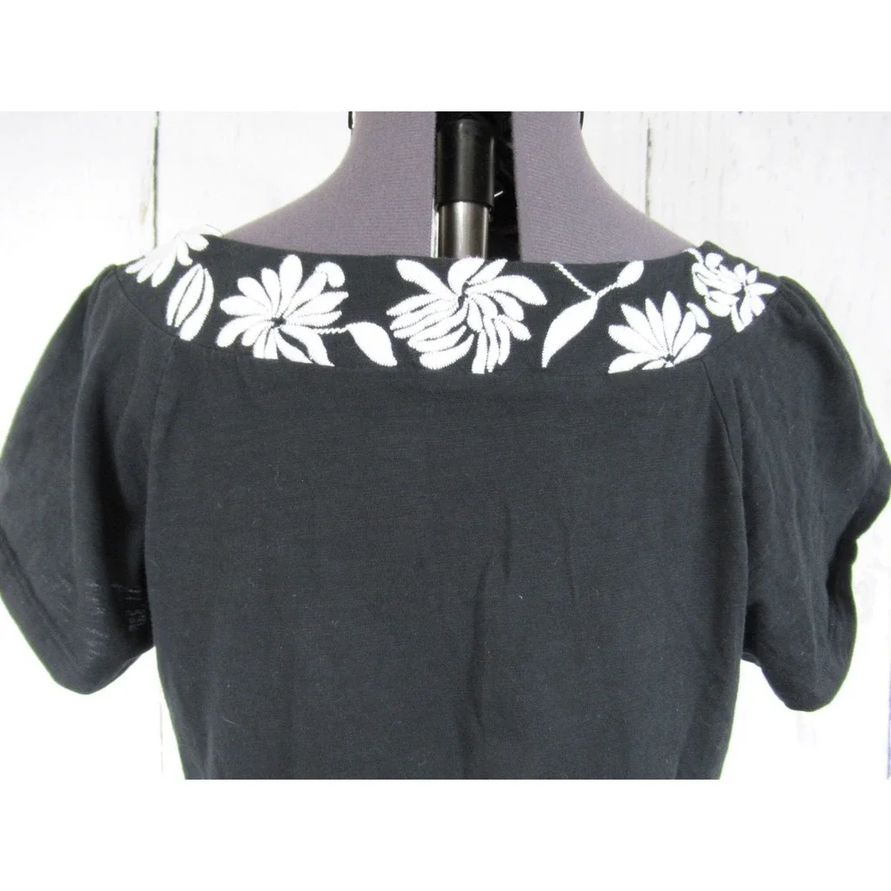 Banana Republic Black, White Stitching Around Collar Size Medium Knee Length A5